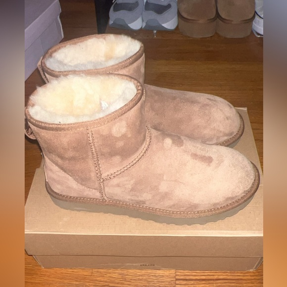 UGG Classic Mini - Picture 4 of 5
